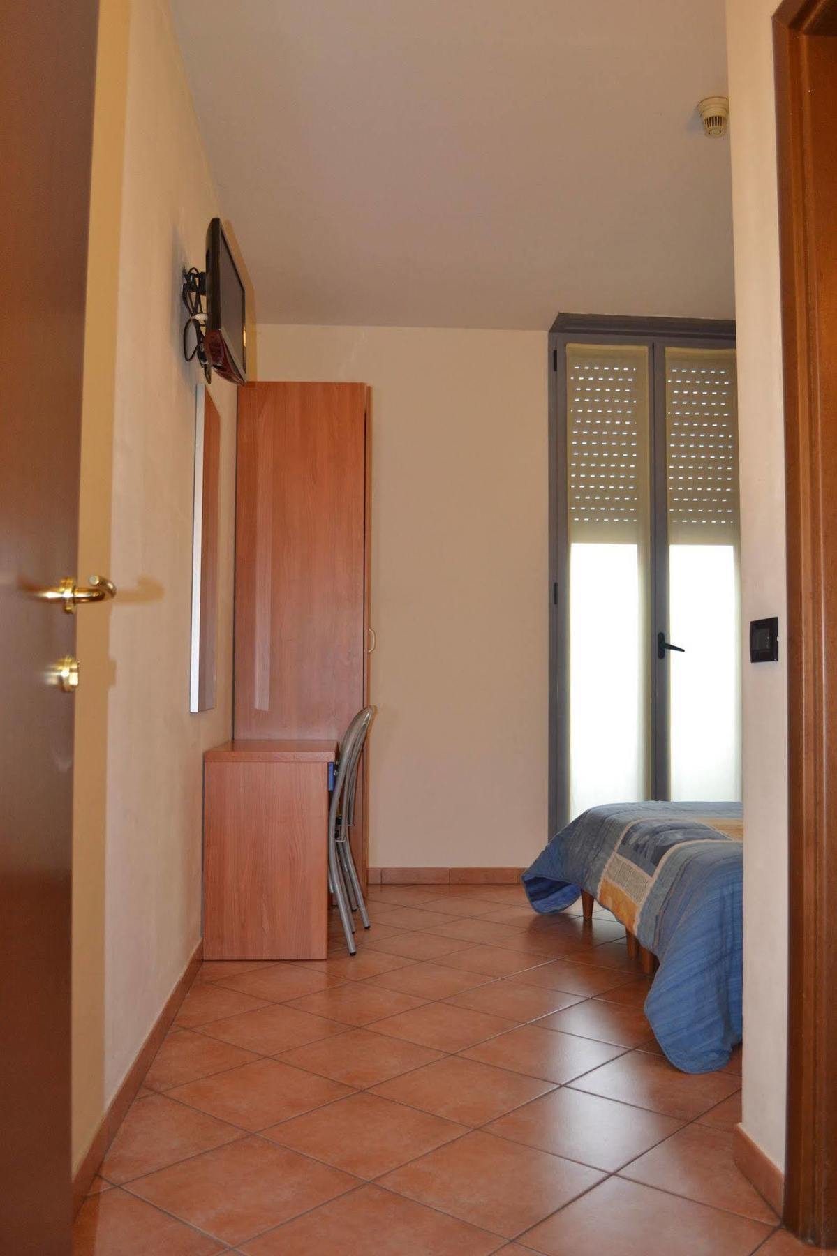 Hotel Iride Stazione Lambrate Citta Studi Mediolan Zewnętrze zdjęcie